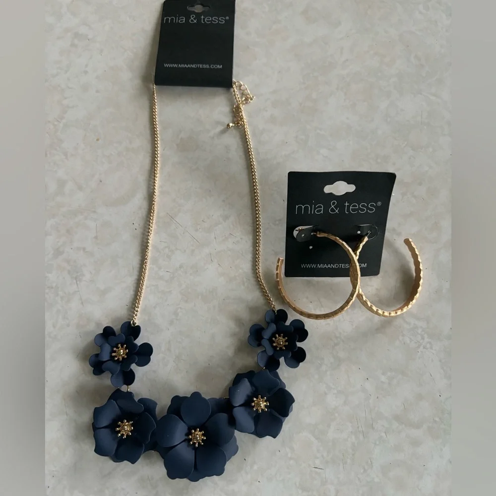 Mia and Tess necklace and earrings - Picture 1 of 4